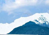 Photoshop给山峰添加逼真的雪景效果图