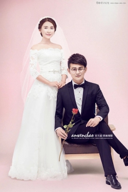 Photoshop调出室内婚纱照片韩式艺术效果