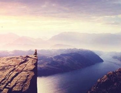 Photoshop合成悬崖上唯美的日出场景图
