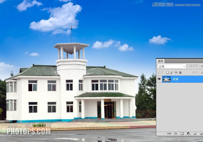 Photoshop给别墅照片添加蓝天白云背景,PS教程,素材中国 sccnn.com