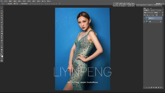 Photoshop调出室内人像照片唯美的时尚大片效果,PS教程,素材中国网