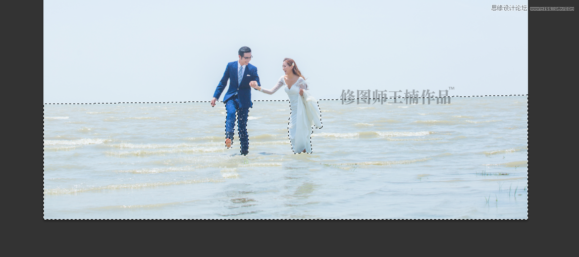 Photoshop调出海边婚片蓝色通透效果图,PS教程,素材中国网