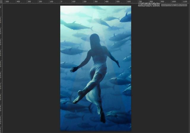 Photoshop给水下人像添加三角射线效果图,PS教程,素材中国网