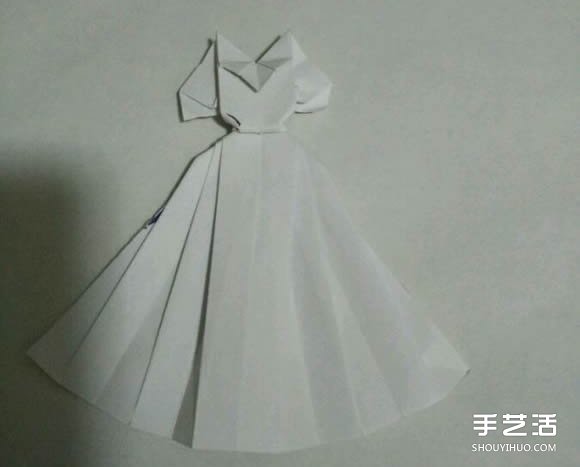 折纸婚纱裙的折法图解 婚纱的折纸方法步骤_折
