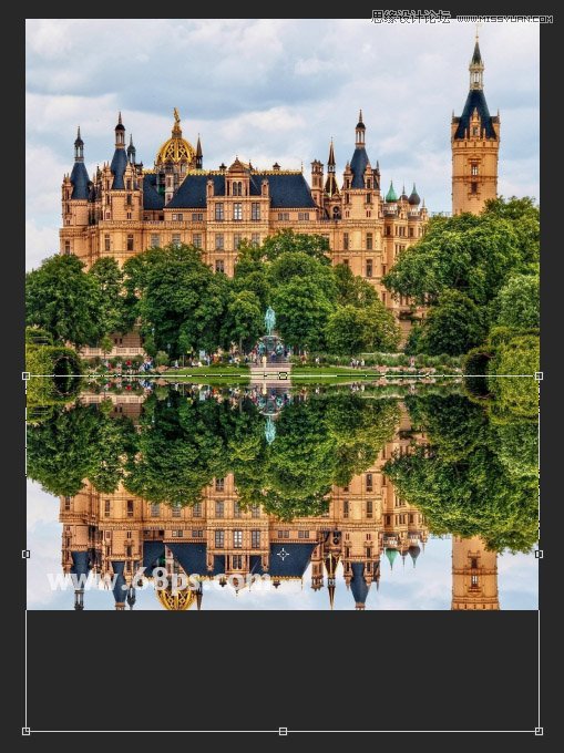 Photoshop给建筑物照片添加水中倒影效果,PS教程,素材中国网