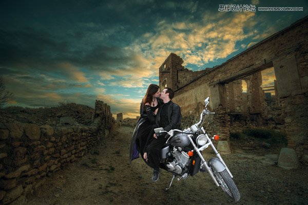 Photoshop合成夕阳下在乡村约惠的情侣照片,PS教程,素材中国网