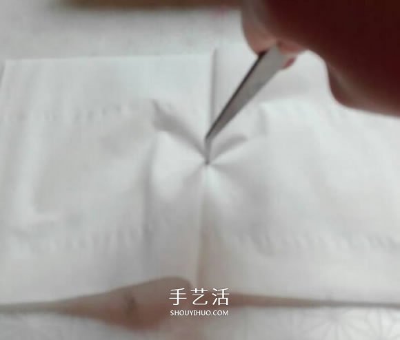 一张餐巾纸折玫瑰花 只需几分钟就可以搞定 -  