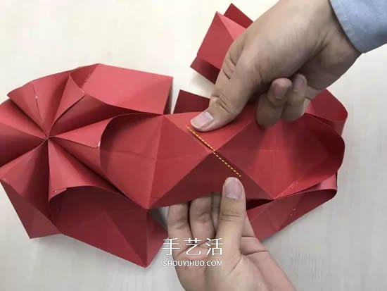元旦新年小手工 折纸制作漂亮的纸灯笼图解_折纸教程