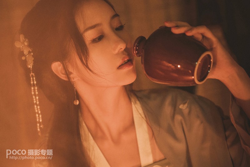如何拍摄复古风格的夜景人像照片,PS教程,利发国际网