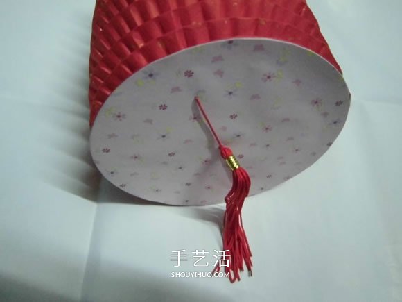 用纸怎么折花灯图解 圆柱形纸宫灯制作方法 -  