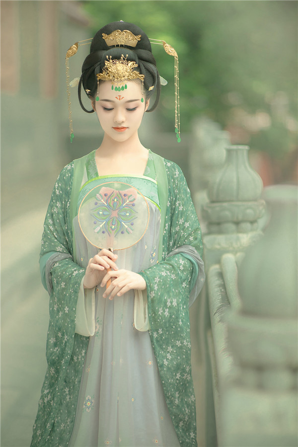 唯美的中式古典人像后期修图作品,PS教程,素材中国网
